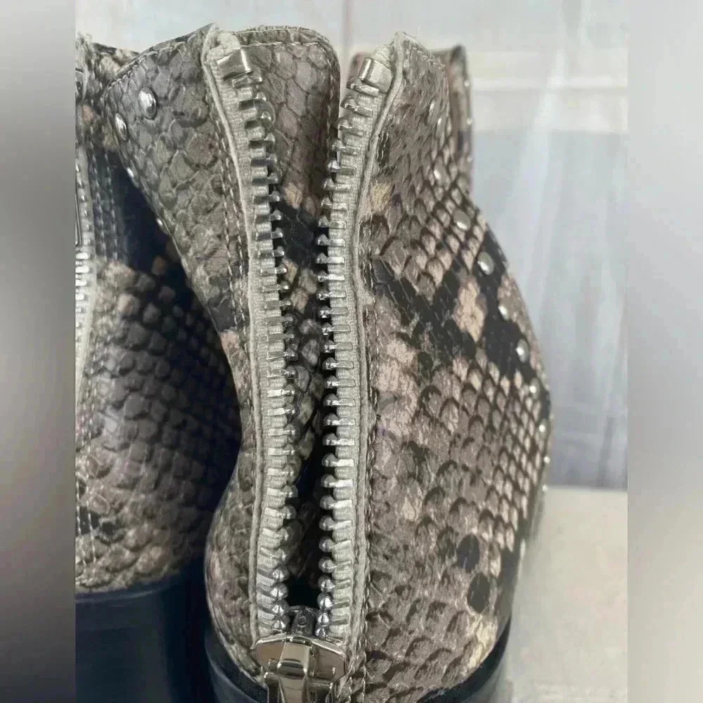 Steve Madden Casino Natural Snake Studded Boots Size 9 - Picture 4 of 10